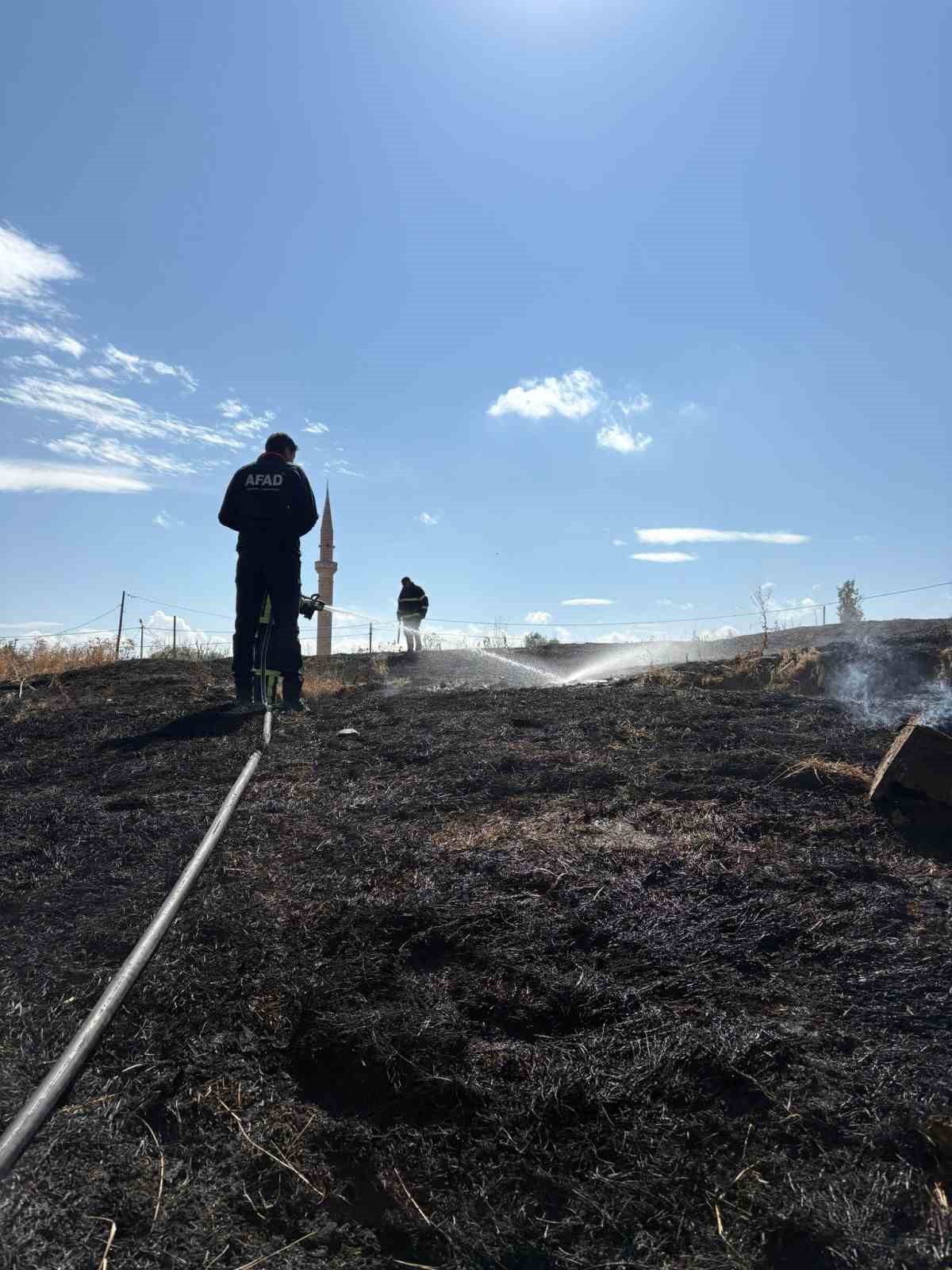 Kars’ta metruk binada yangın çıktı