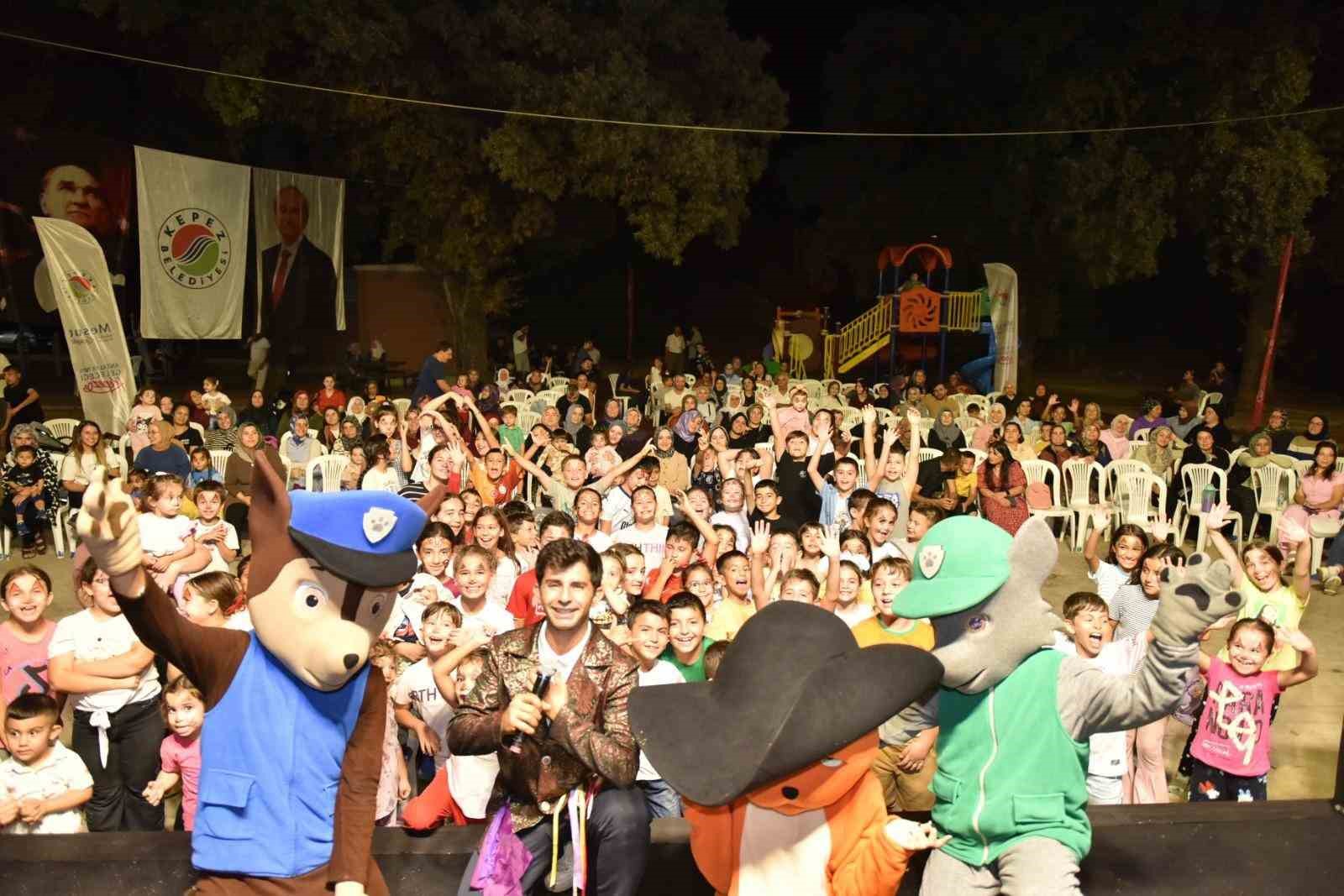 Kepez’de çocuklar ’Sahne Kepez’ ile coştu