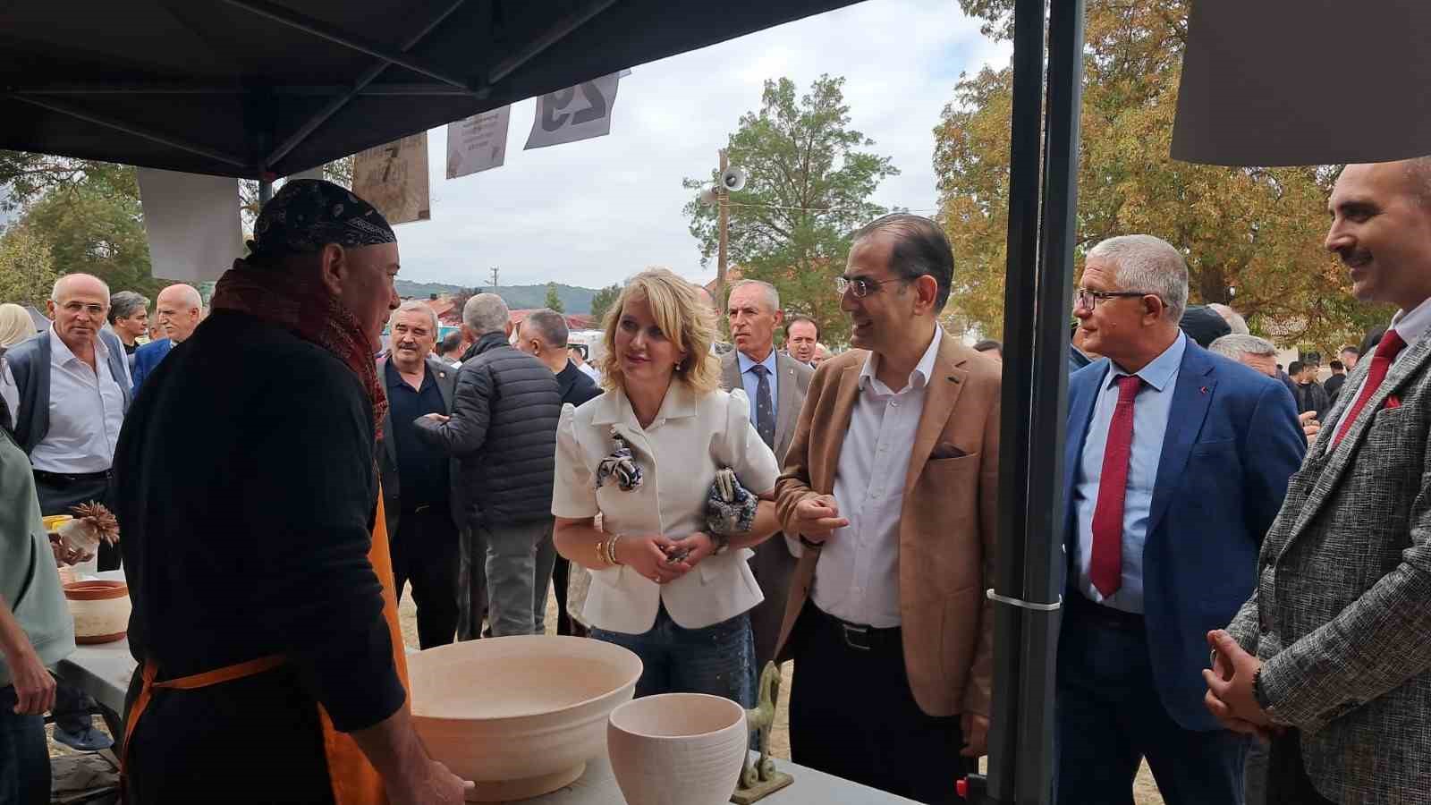 Kınık&rsquo;ta 7 yıl sonra &lsquo;&Ccedil;&ouml;mlek ve Sanat Festivali&rsquo; coşkusu
