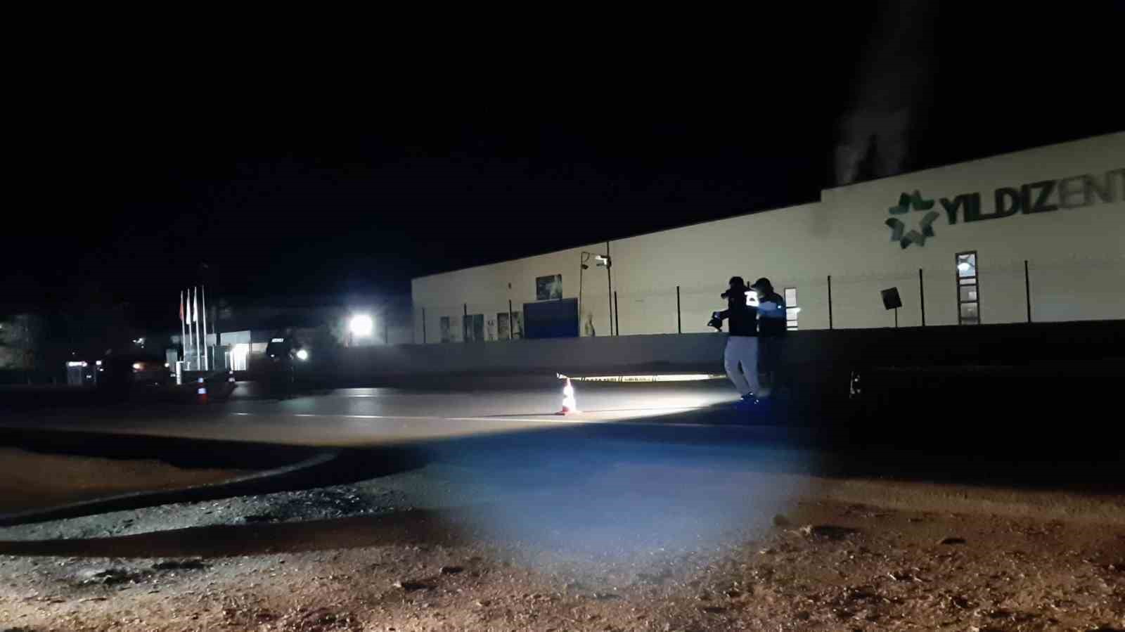 Otomobilin çarptığı tır sürücüsü hayatını kaybetti