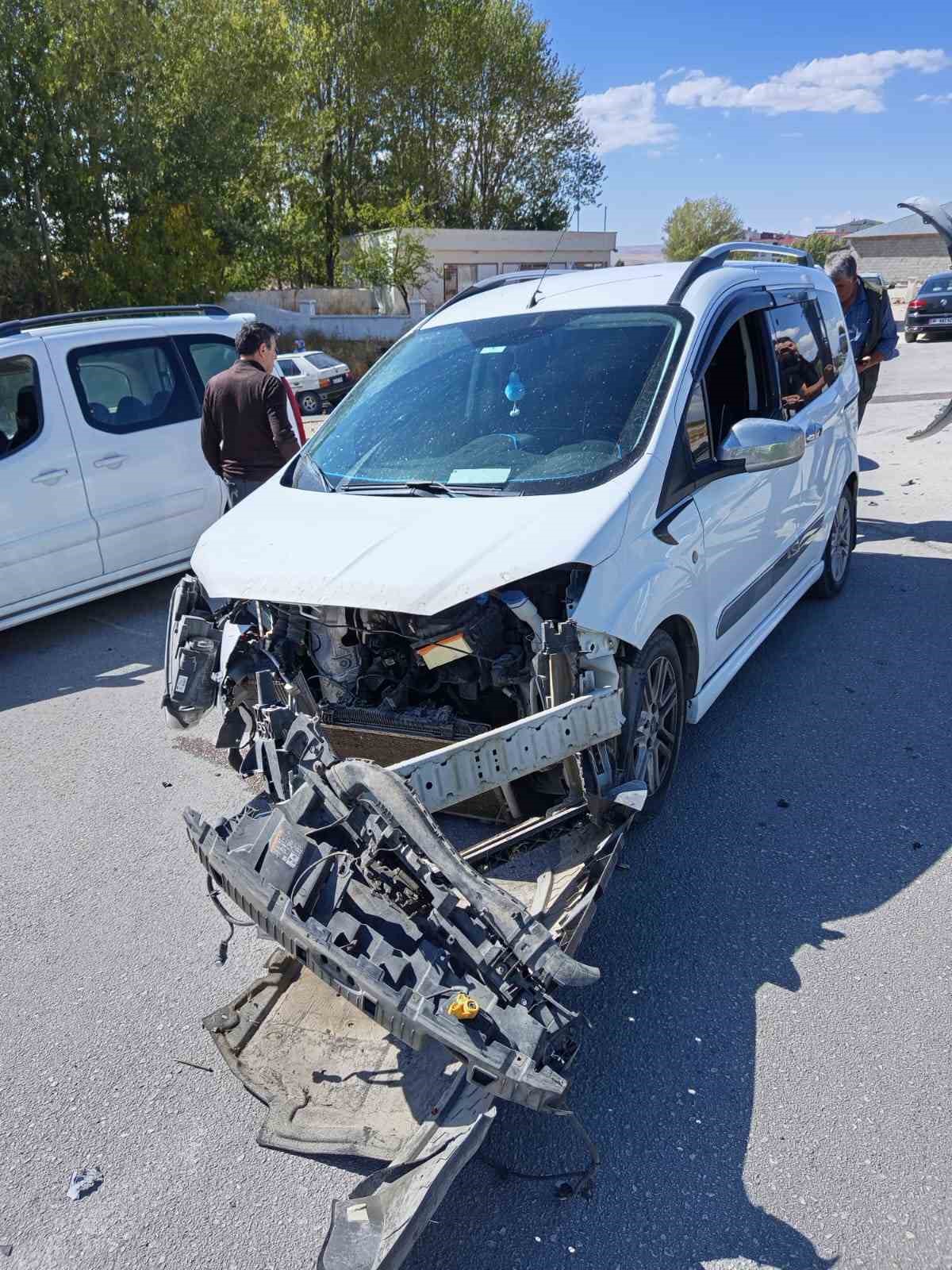 Erciş’te trafik kazası, 1 yaralı