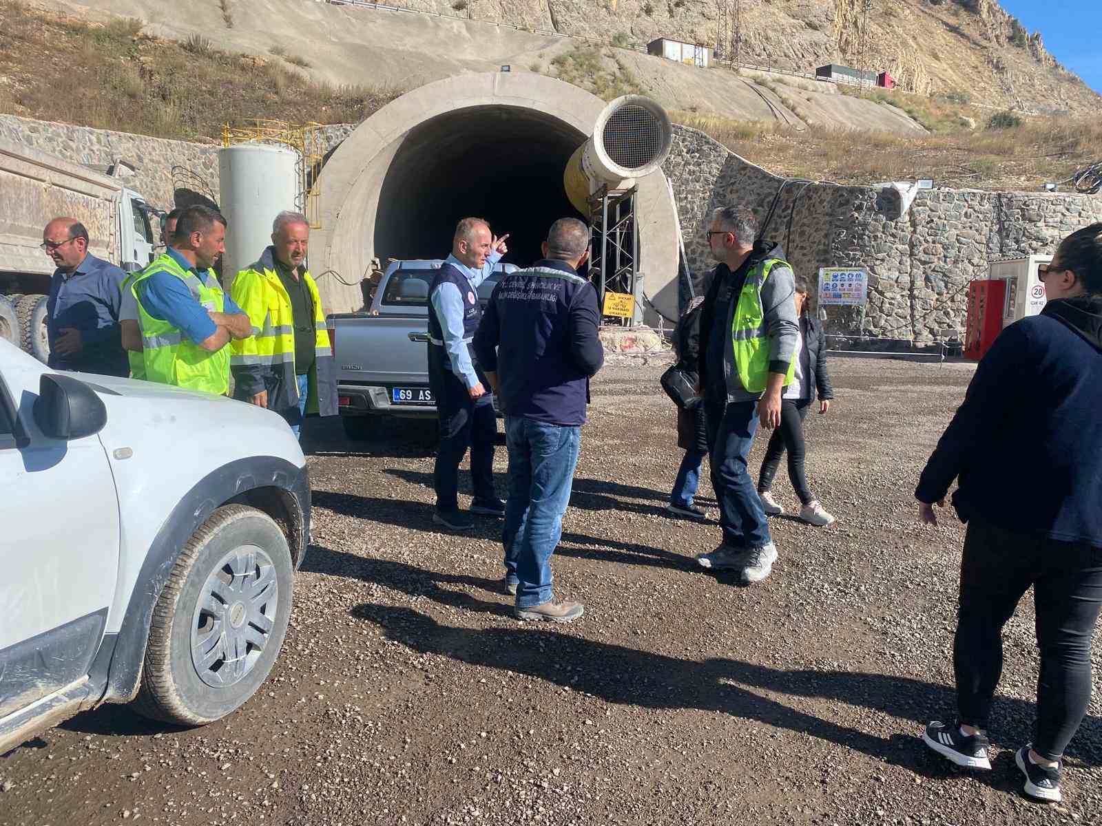 Bayburt’ta çevre ekipleri, Kop Tüneli ve beton santrallerini denetledi