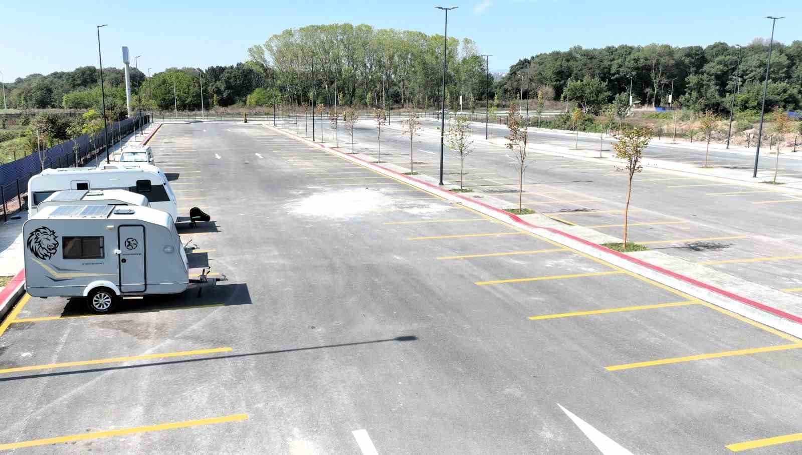 Karavan tutkunları i&ccedil;in 210 ara&ccedil;lık modern park alanı
