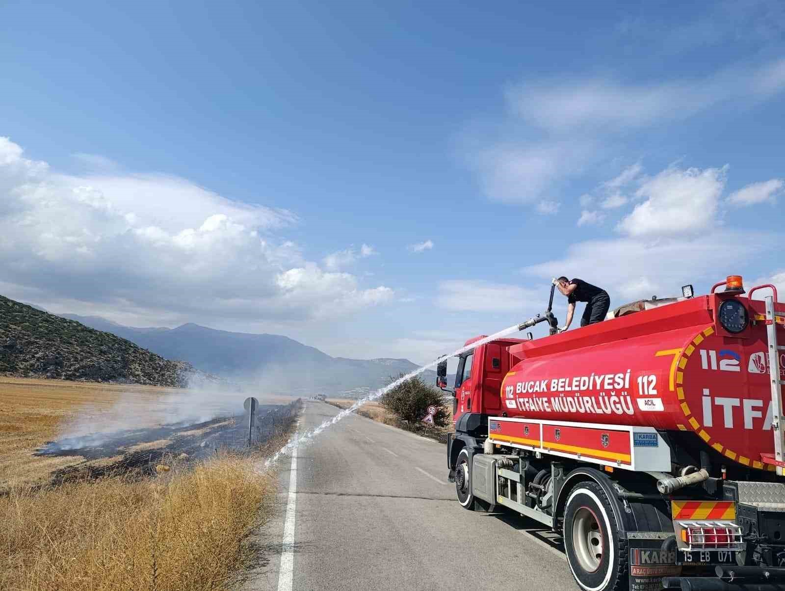 Bucak’ta arazi yangını