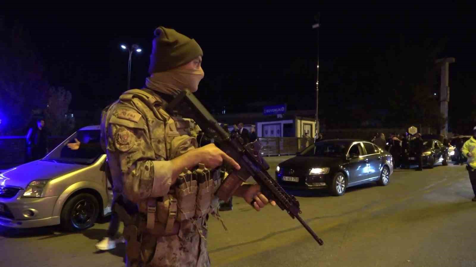 Erzurum’da 55 ekip ve 600 polisin katılımıyla uygulama yapıldı