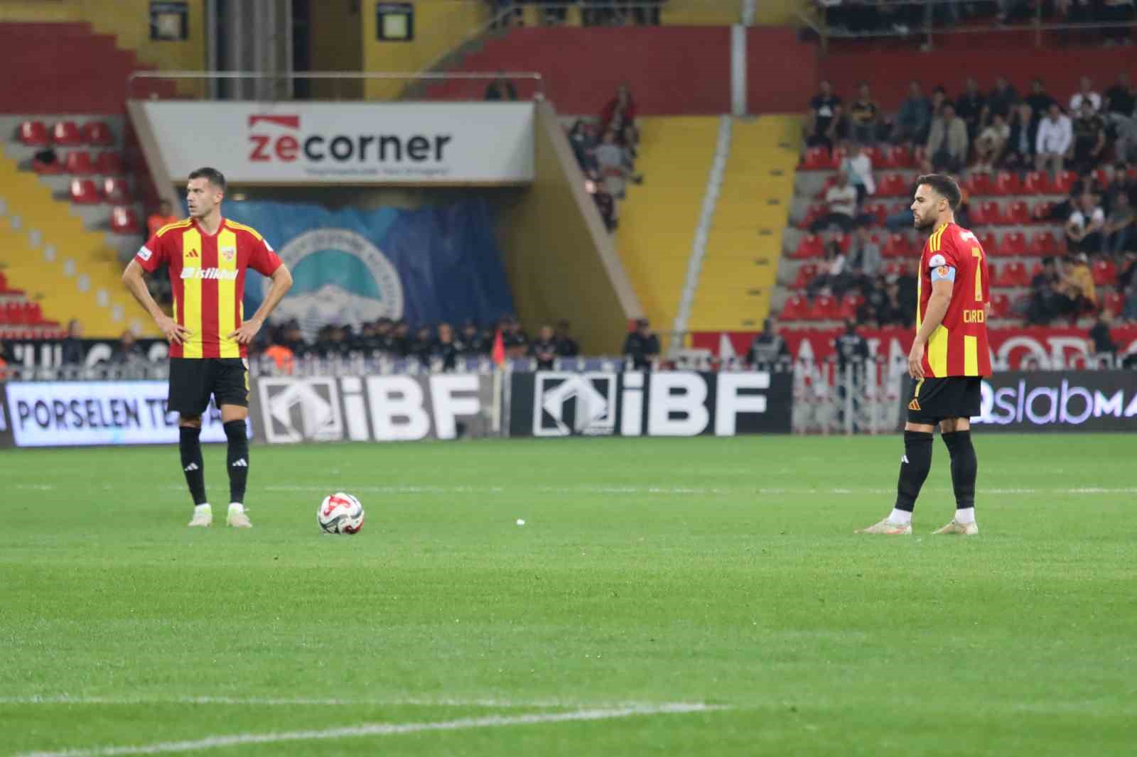 Trendyol S&uuml;per Lig: Kayserispor: 0 - Gen&ccedil;lerbirliği: 0 (Ma&ccedil; devam ediyor)
