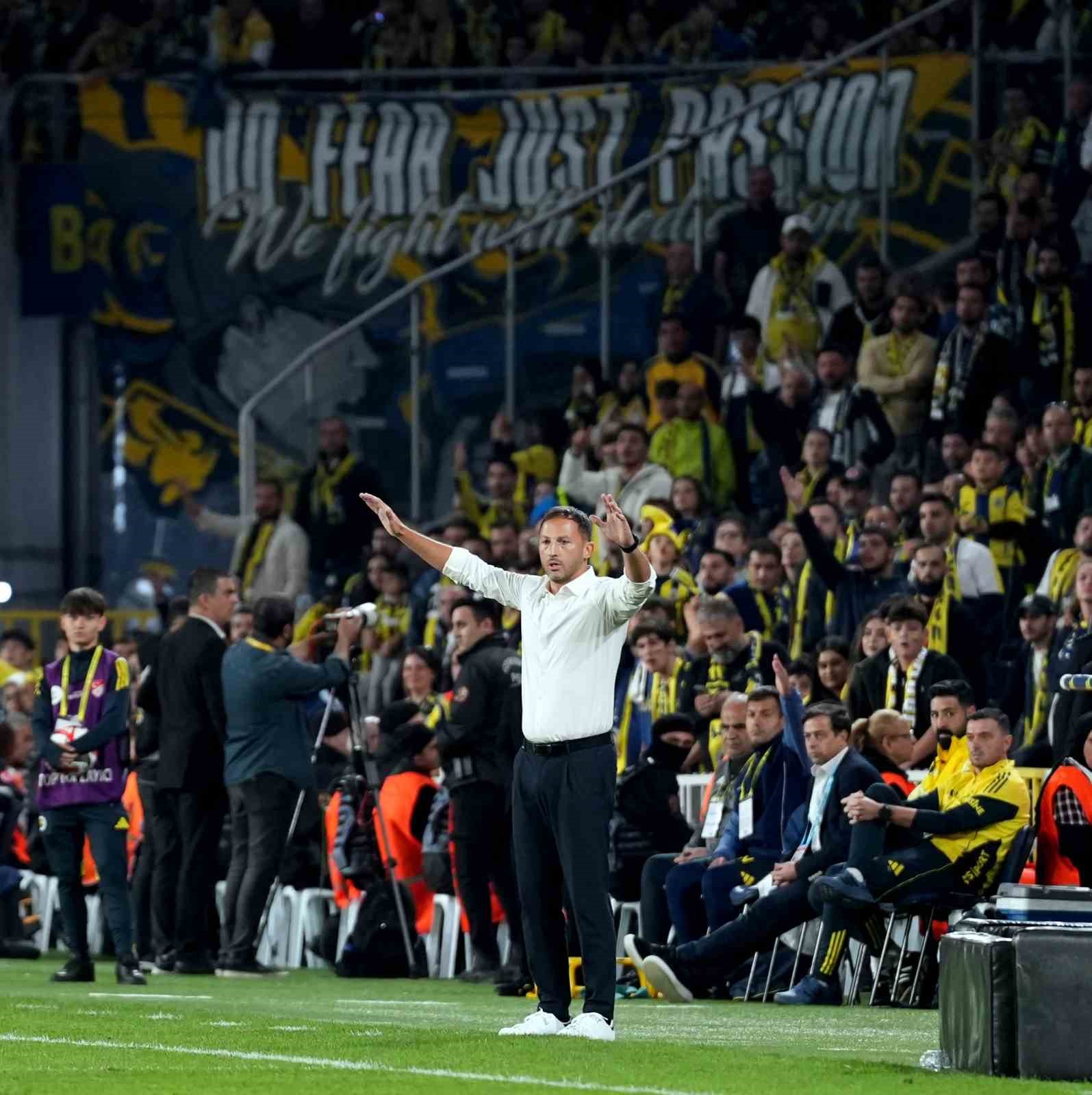 Trendyol S&uuml;per Lig: Fenerbah&ccedil;e: 0 - Antalyaspor: 0 (İlk yarı)
