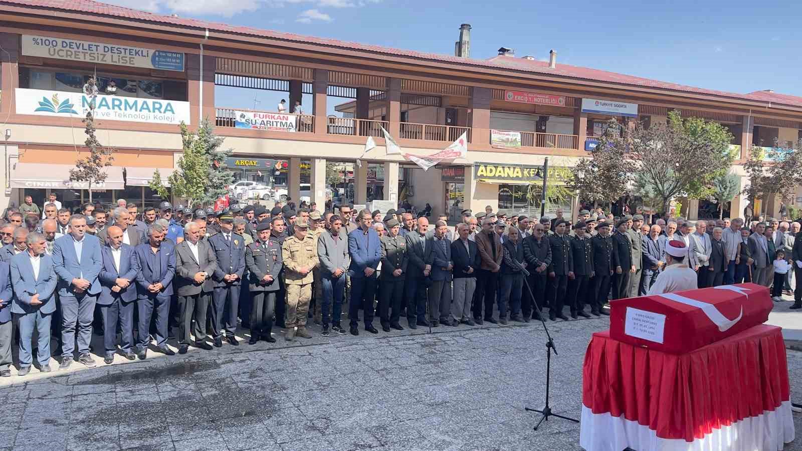 Van&rsquo;da Kıbrıs gazisi son yolculuğuna uğurlandı
