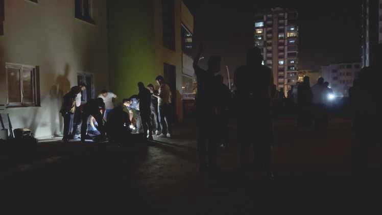 12. kattan d&uuml;şen lise &ouml;ğrencisi hayatını kaybetti
