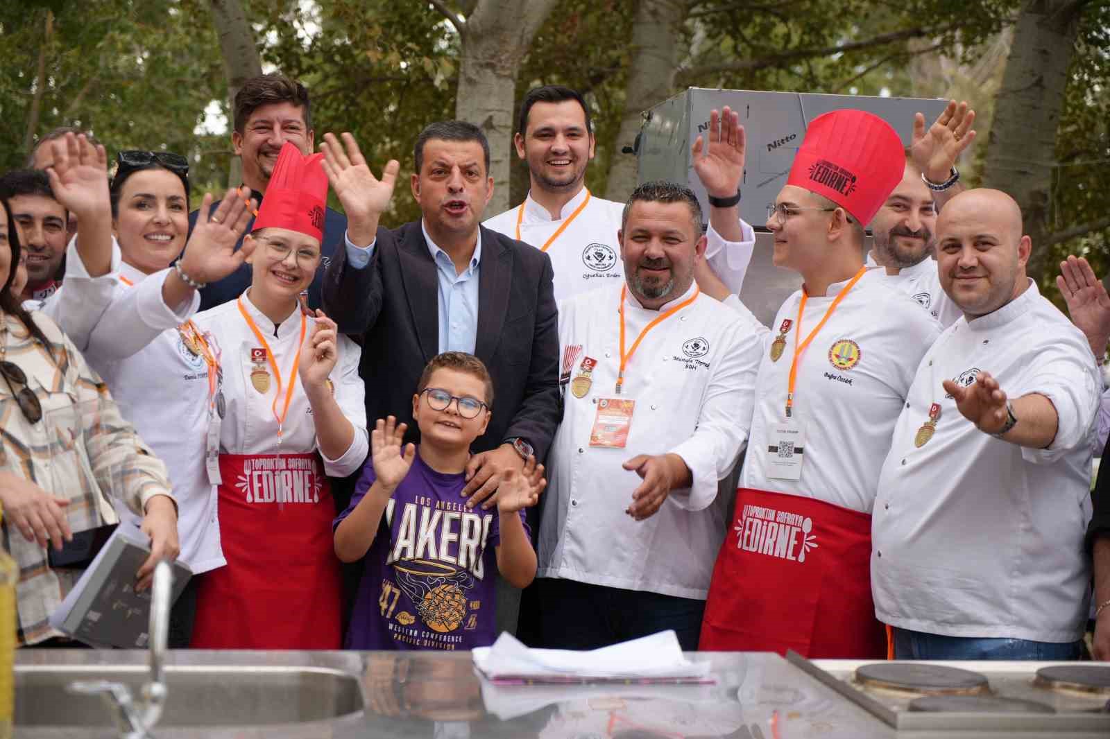 Edirne&rsquo;de gen&ccedil; aş&ccedil;ılar ekşili k&ouml;fte i&ccedil;in yarıştı
