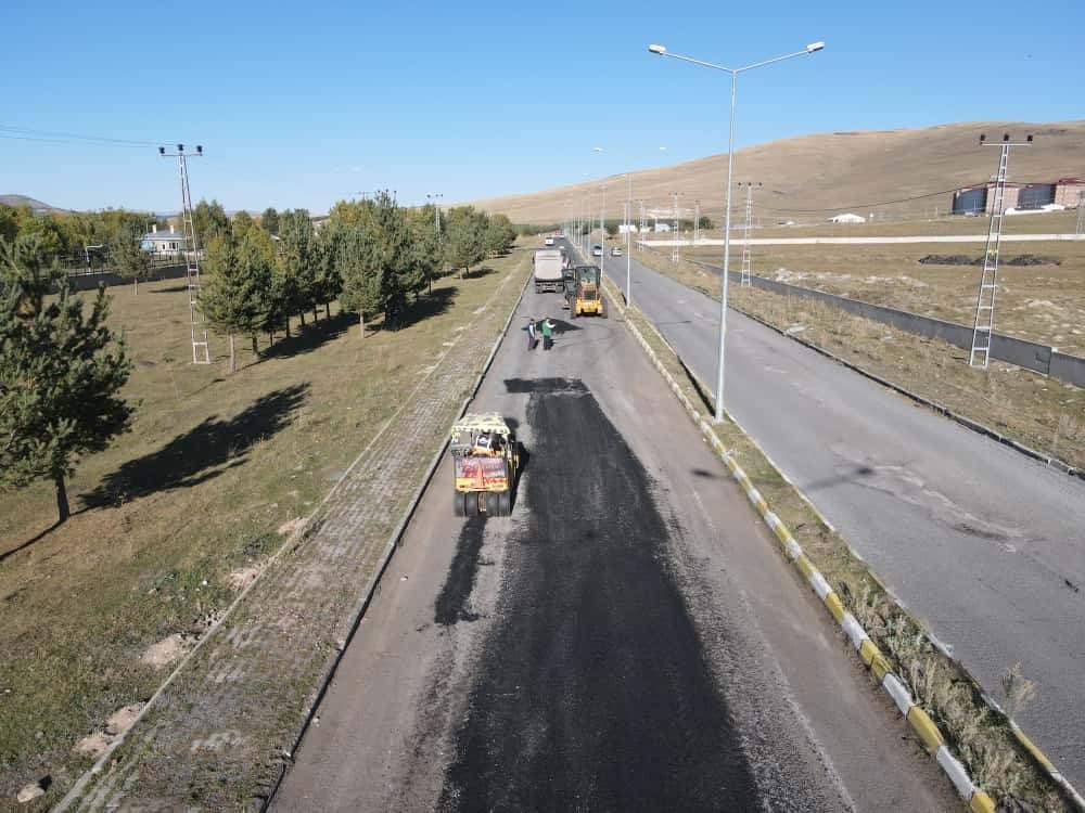 Ardahan’da yol çalışması sürüyor