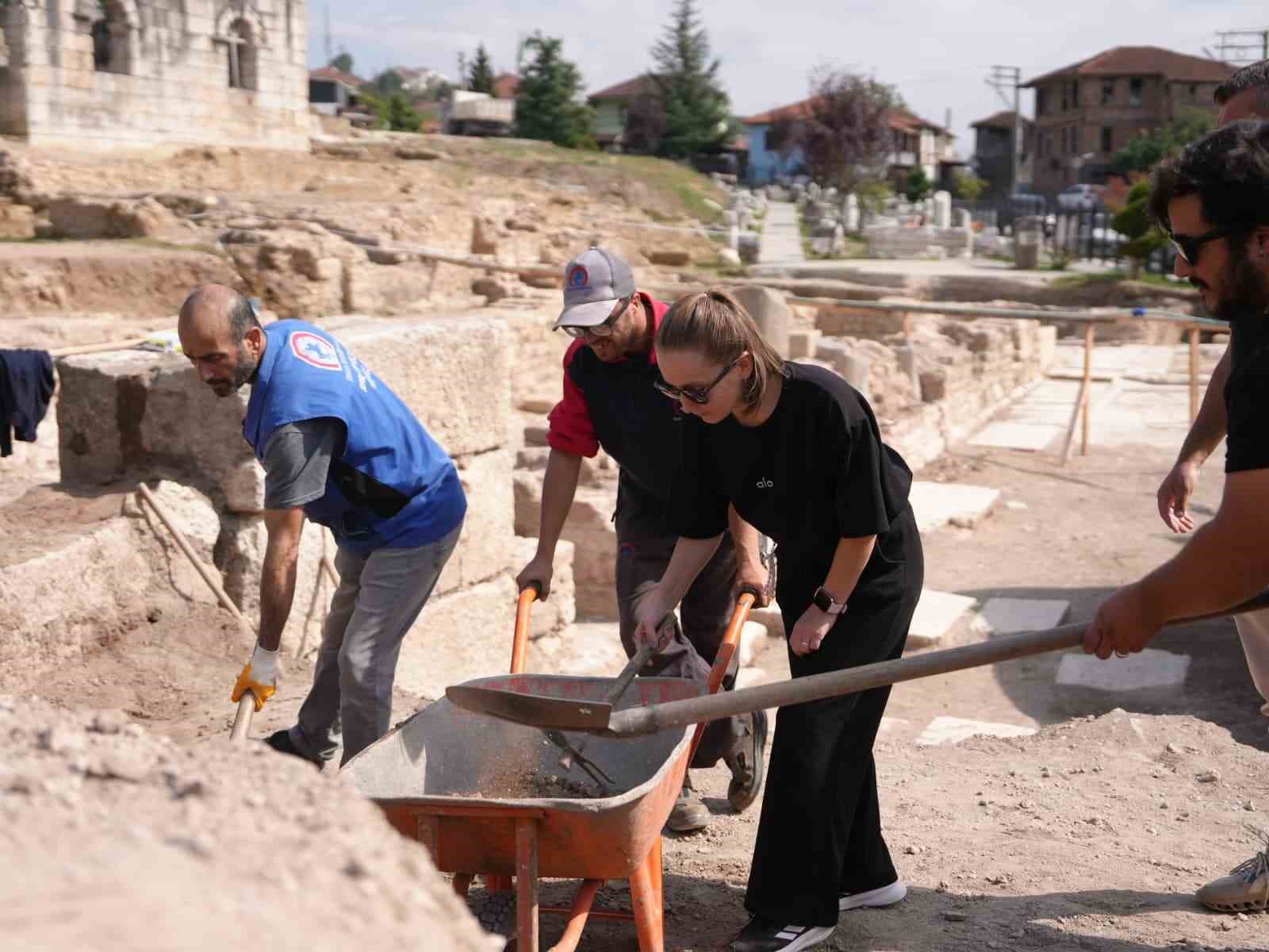 Konuralp’e destek devam ediyor