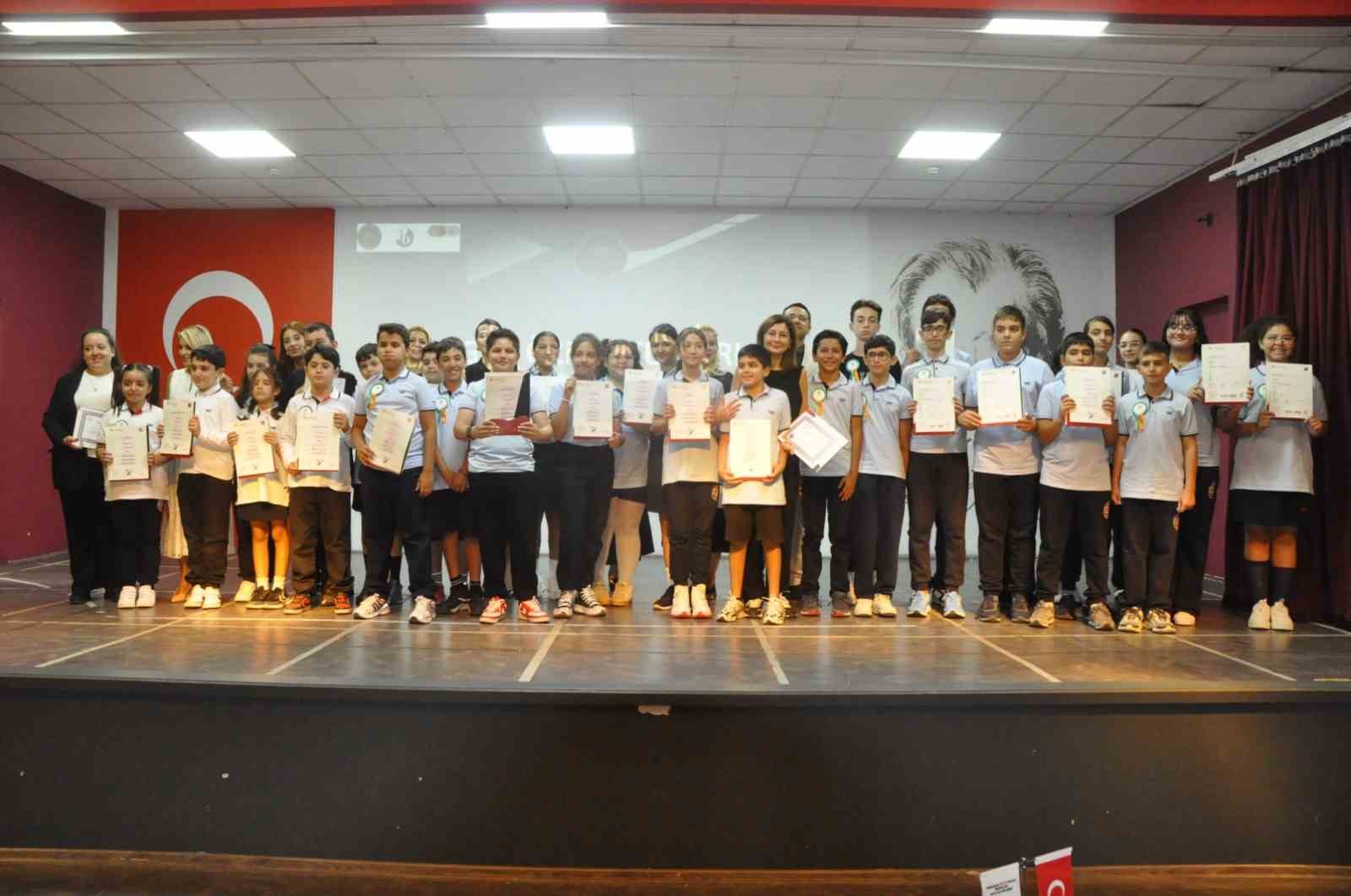 GKV’de 2025 Cambridge Sertifika töreni heyecanı