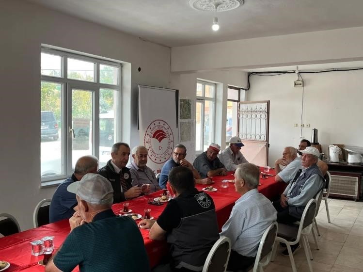 Tarımsal &ccedil;alışmalar yerinde incelendi
