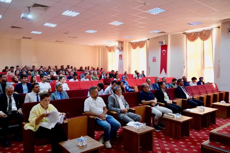 BŞE&Uuml;&rsquo;de Kurumsal Akreditasyon programı bilgilendirme sunumu d&uuml;zenlendi
