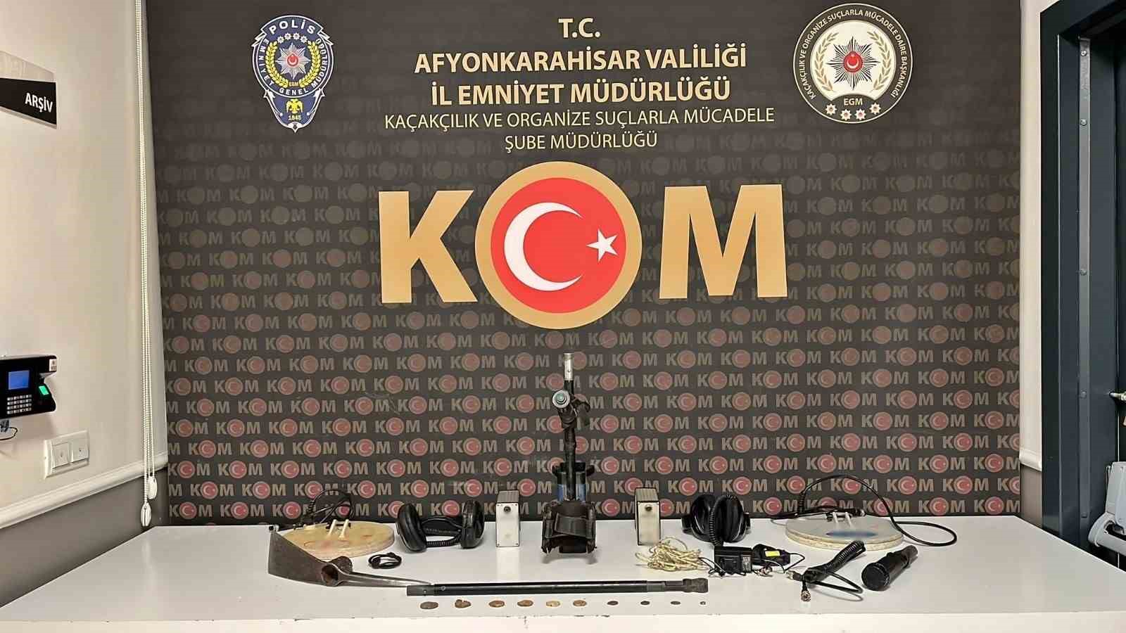 Tarihi sikke ve kazı malzemeleriyle yakalanan 3 kişi gözaltına alındı