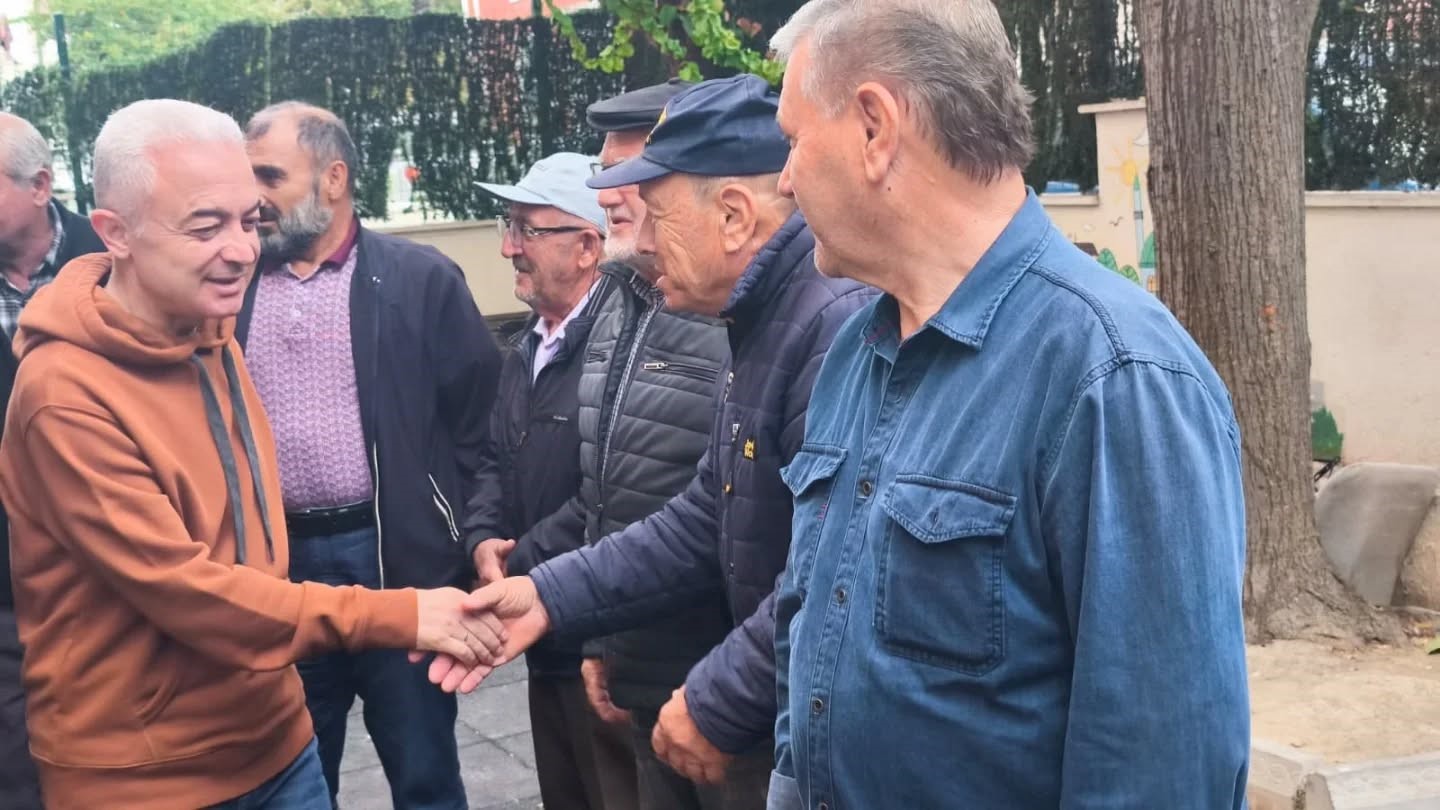 Kırklareli Valisi sabah namazında vatandaşlarla bir araya geldi
