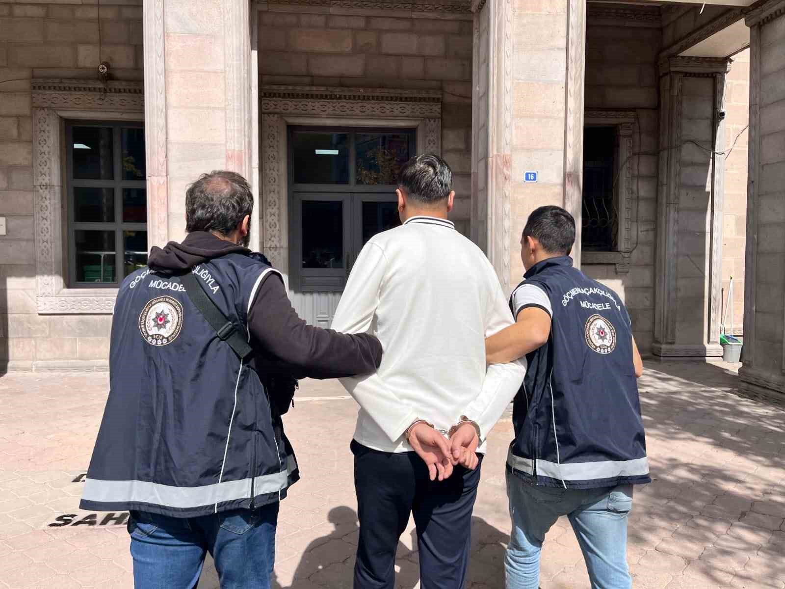 Ağrı&rsquo;da d&uuml;zensiz g&ouml;&ccedil;menlere y&ouml;nelik operasyonda 1 organizat&ouml;r tutuklandı
