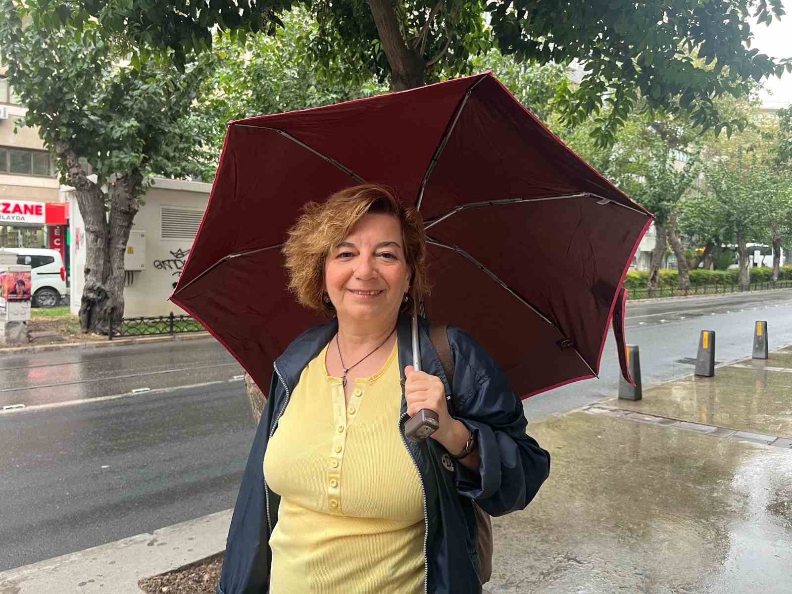 Kuraklıkla m&uuml;cadele eden İzmir&rsquo;de yağmur serinliği
