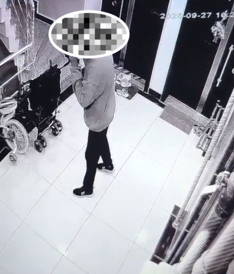 Ayakkabı hırsızlığı güvenlik kamerasında