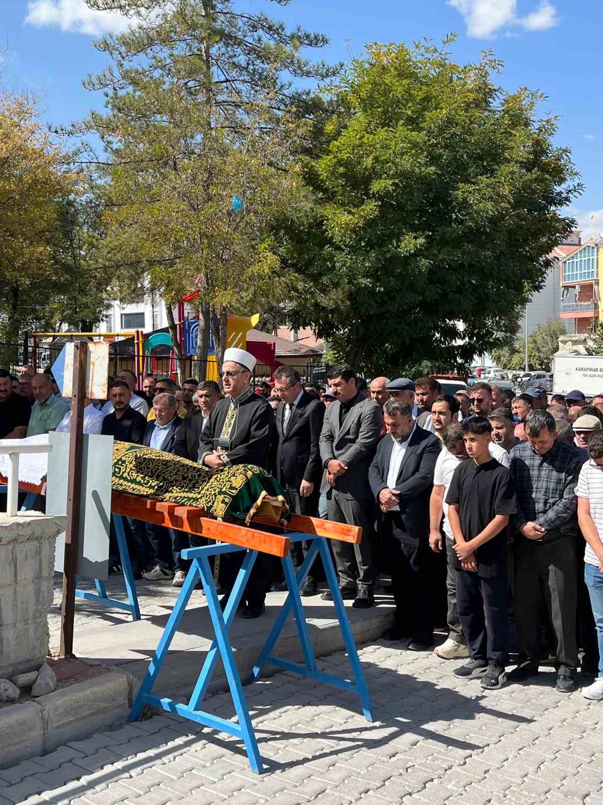 KKTC&rsquo;de balkondan d&uuml;şen Konyalı hemşirelik &ouml;ğrencisi son yolculuğuna uğurlandı
