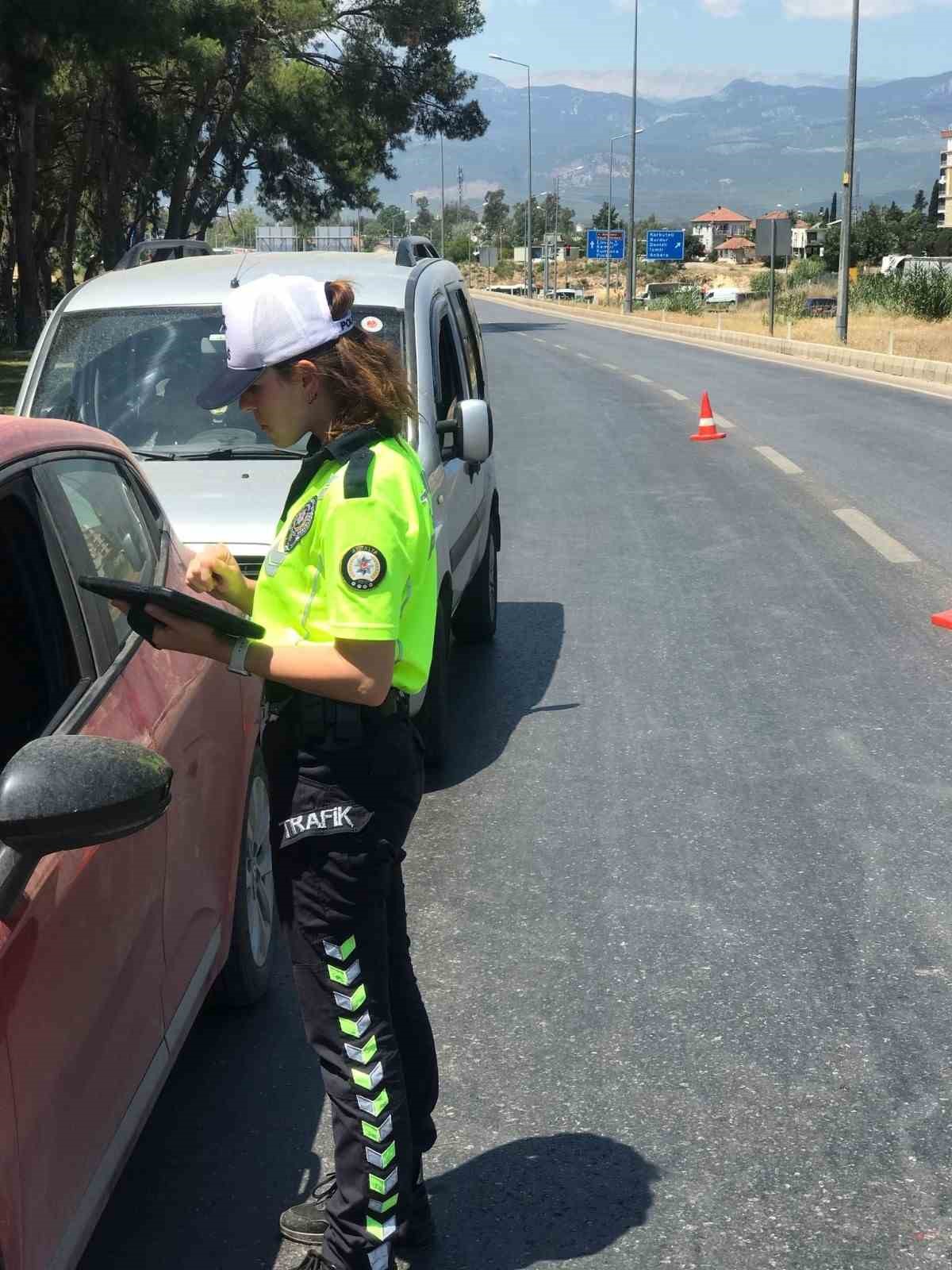 Antalya’da son 1 haftada 16 bin 155 araç ve sürücüsüne ceza kesildi