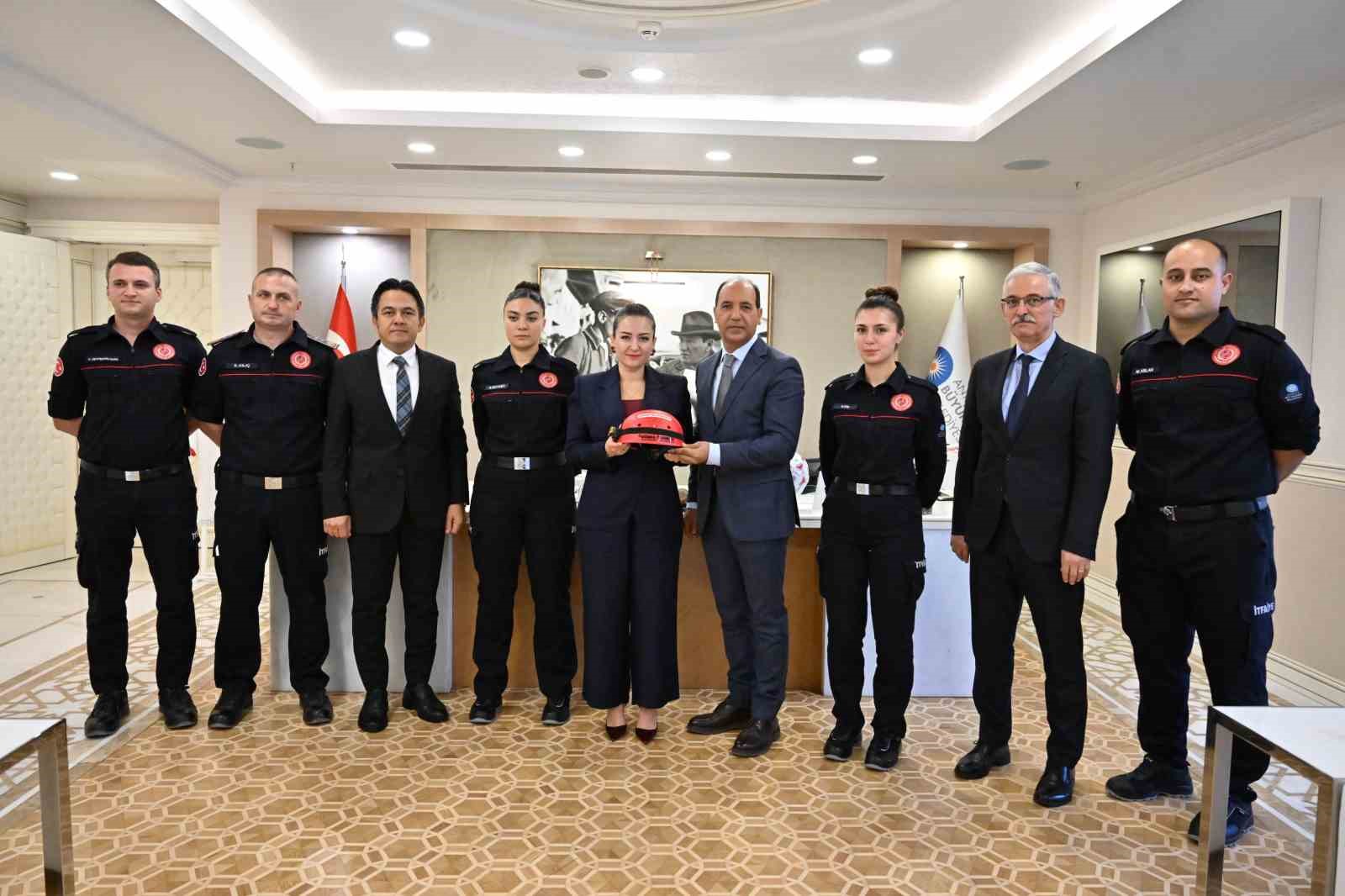 İtfaiye Haftası’nda ‘Pelerinsiz Kahramanlar’a teşekkür