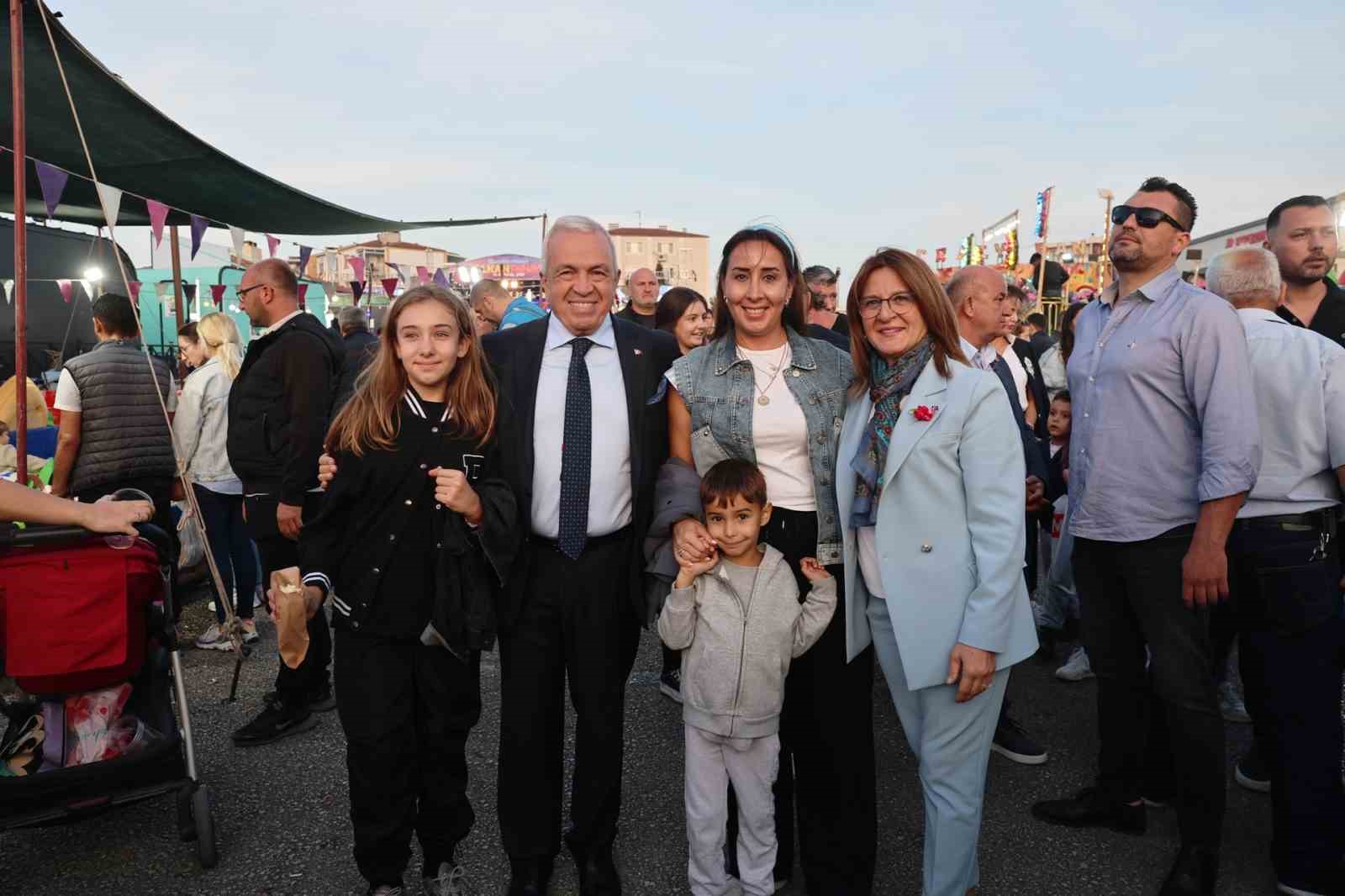 Nilüfer’de Balkan Panayırı ortak şarkıya dönüştü
