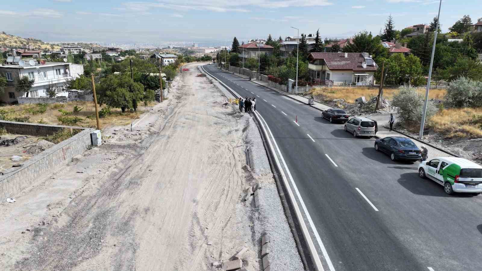 Hacılar Kayseri Caddesi&rsquo;nde mesai tam gaz s&uuml;r&uuml;yor
