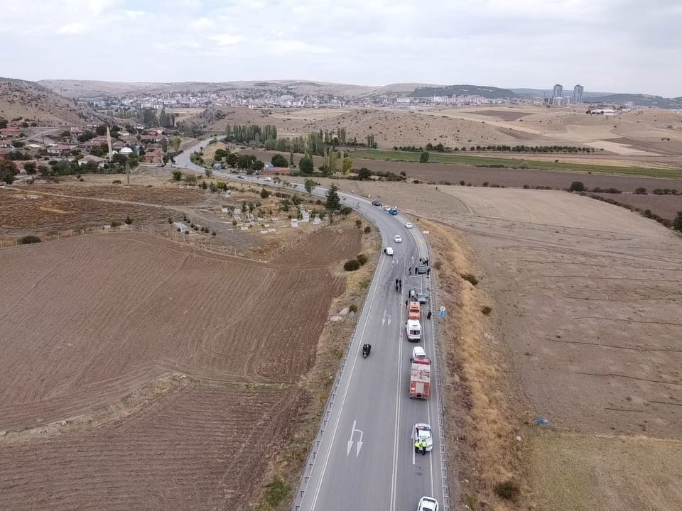 &Ccedil;ekerek&rsquo;te trafik kazası 1 &ouml;l&uuml; 3 yaralı
