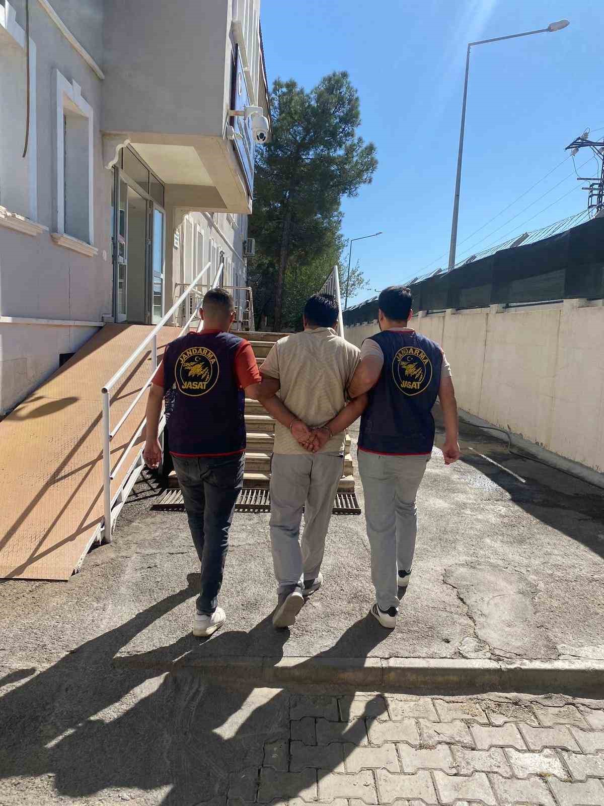 Batman’da aranan 2 firari hükümlü jandarma tarafından yakalandı