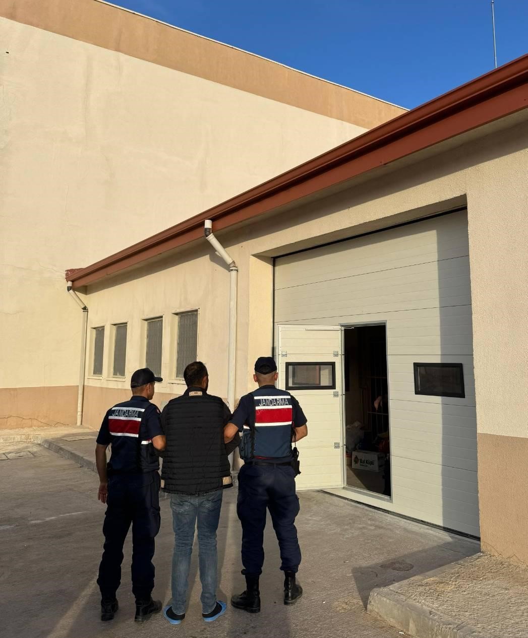 Anne-babasını öldüren cinayet zanlısı tutuklandı