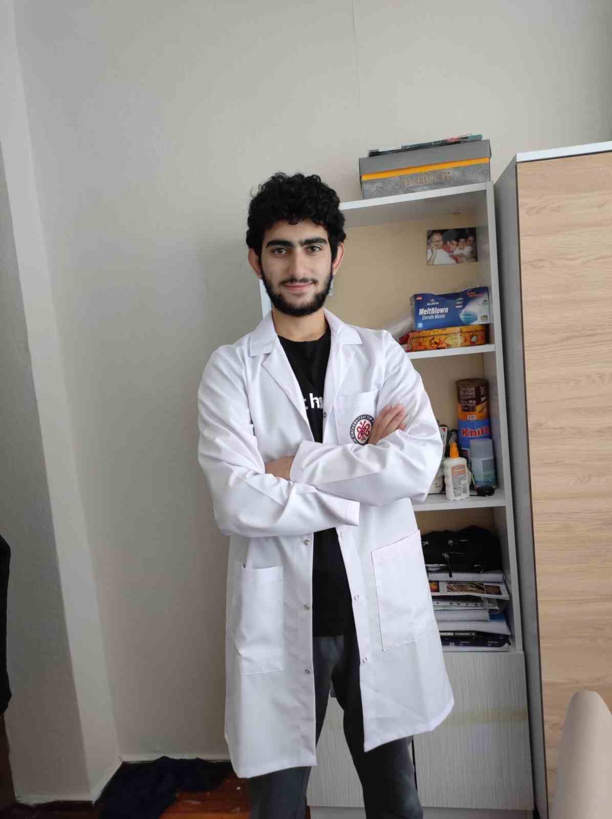 Kansere yenik d&uuml;şen gen&ccedil; doktor adayı toprağa verildi
