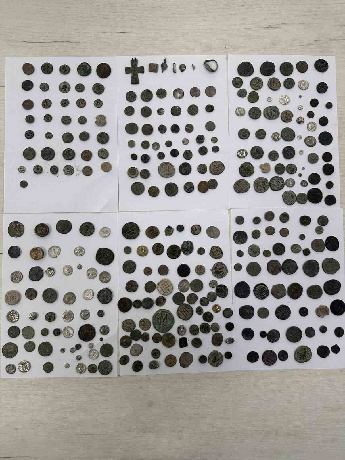 Yurt dışına ka&ccedil;ırılan 307 sikke ve 11 obje komşuya takıldı
