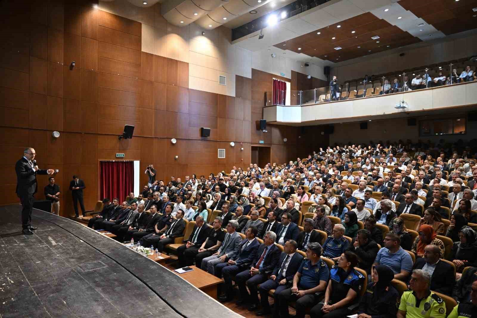 Malatya&rsquo;da Eğitim ve G&uuml;venlik toplantısı
