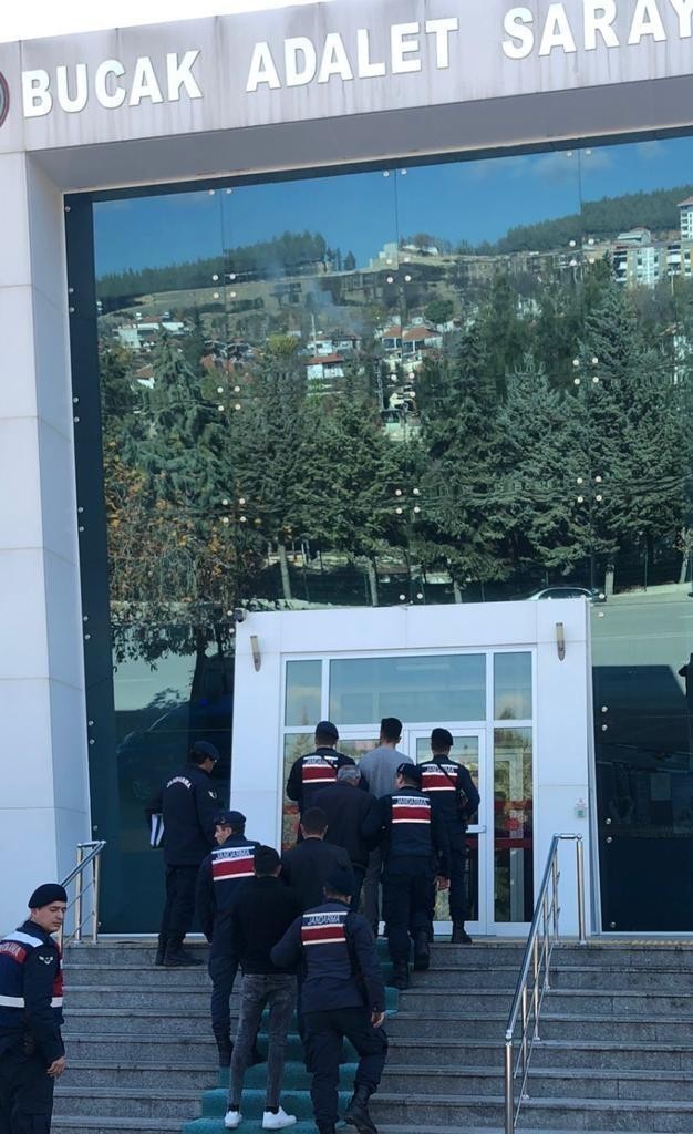 G&ouml;khan Tombak cinayetinde 6 sanık da beraat etti, cinayet faili me&ccedil;hule d&ouml;nd&uuml;
