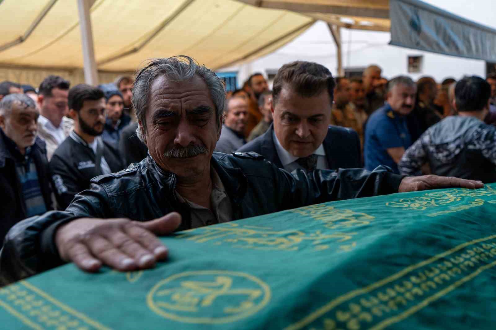 Anne, baba ve oğullarına yürek burkan veda