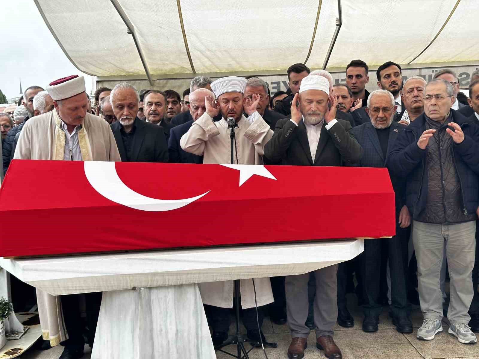 Usta şair ve yazar Yavuz Bülent Bakiler son yolculuğuna uğurlandı