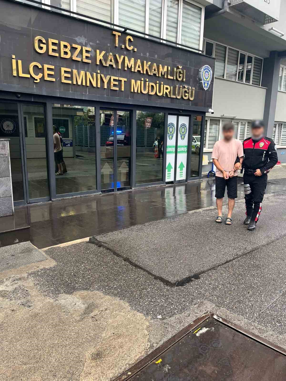 Hırsızlıktan aranıyordu yakalandı