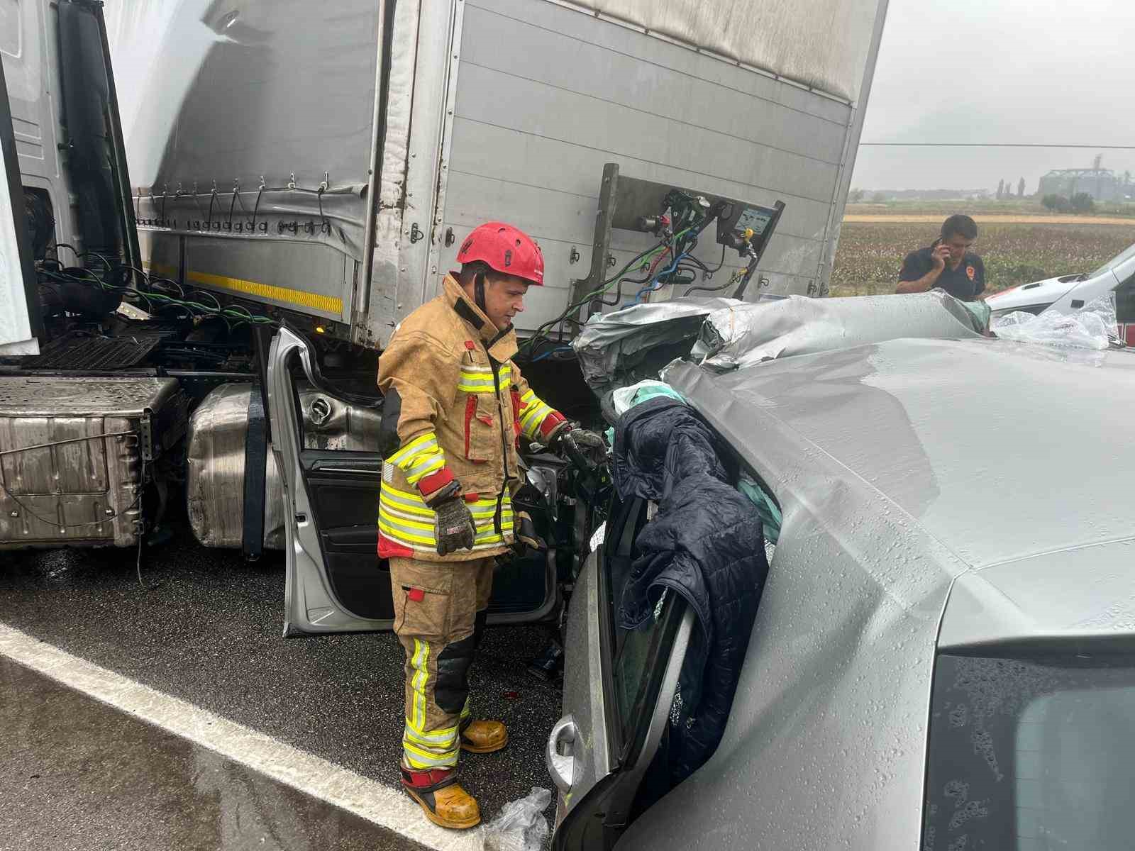 Manisa’da zincirleme kaza: 1 ölü, 2 yaralı
