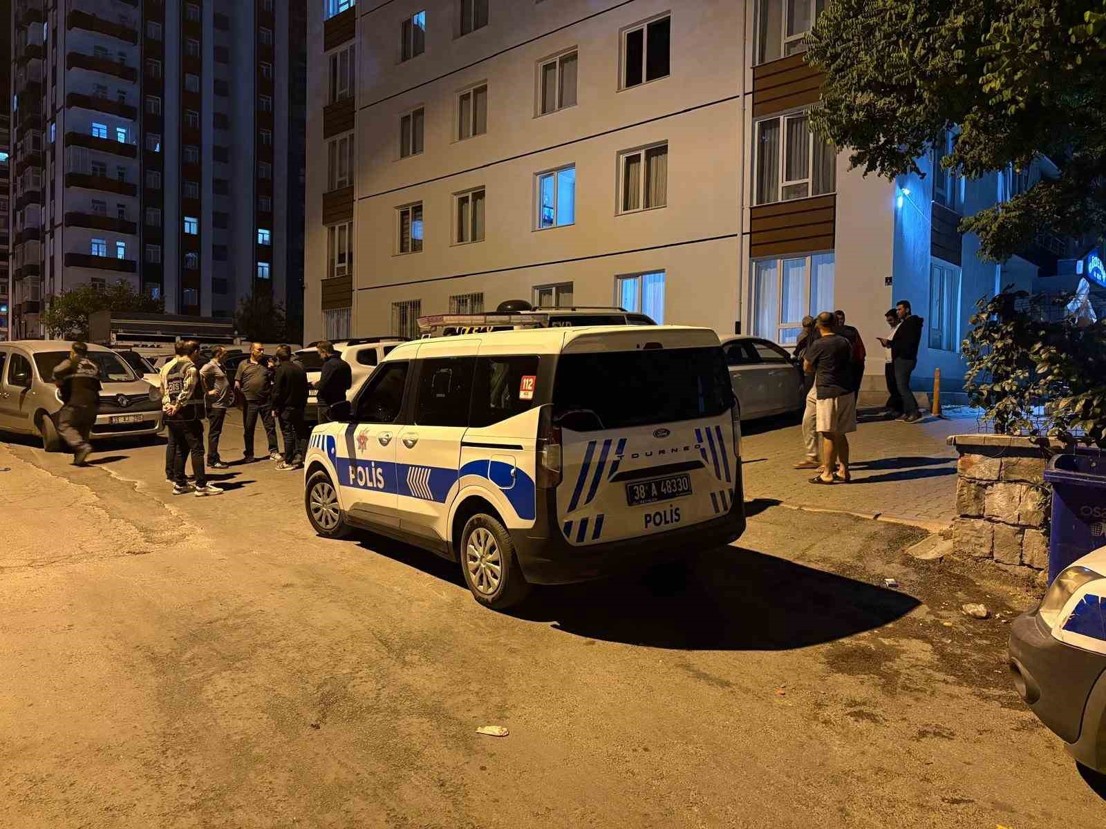 12 yaşındaki üvey oğlu tarafından bıçaklanan adam hayatını kaybetti