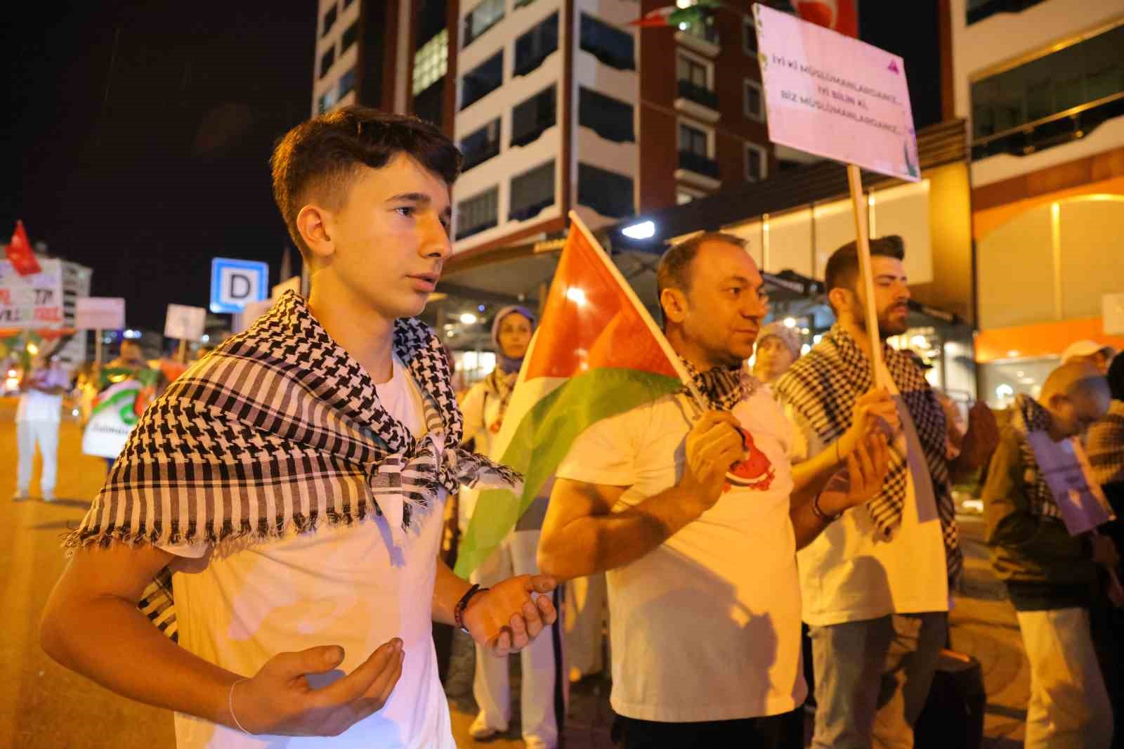 Kahramanmaraş’ta vatandaşlardan Filistin’e destek gösterisi