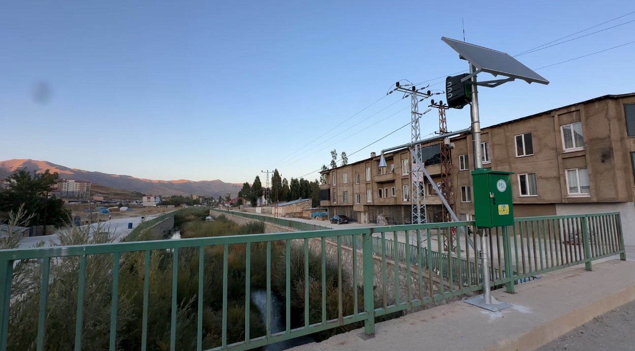 Y&uuml;ksekova&rsquo;da taşkınlara karşı &ouml;nlem: Erken uyarı sistemi kuruldu
