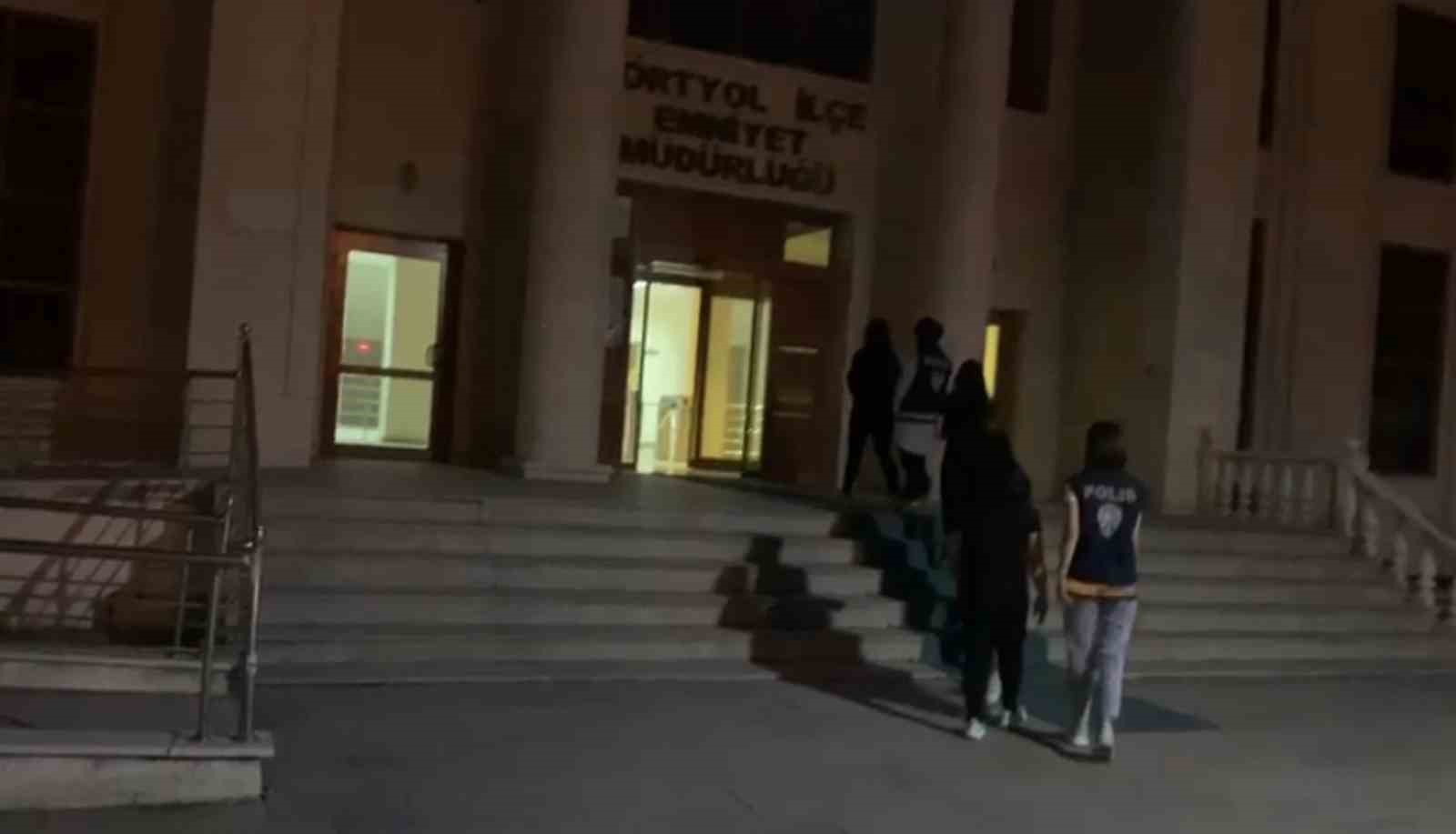 Hatay’da masaj ve kafe salonları denetlendi