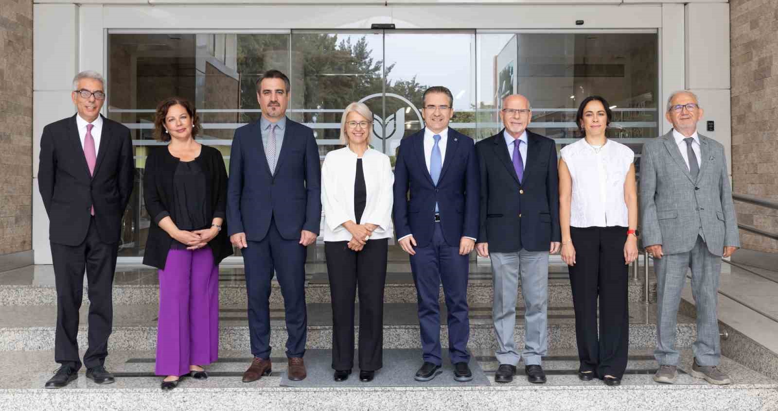 Yaşar Üniversitesinden 8 akademisyen dünyanın en etkili bilim insanları arasında