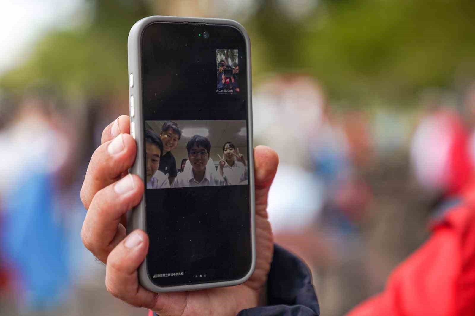 İzmirlilerden d&uuml;nya rekoru i&ccedil;in kıyı temizliği
