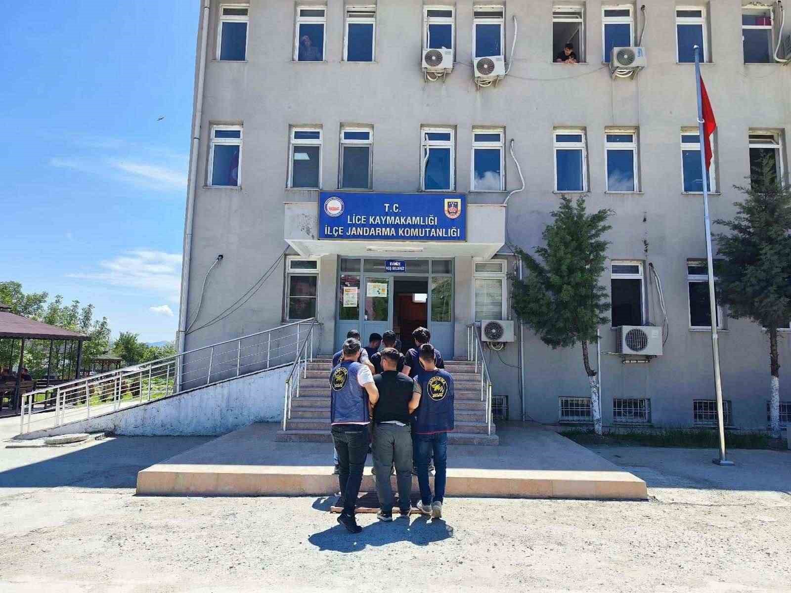 Diyarbakır’da haklarında kesinleşmiş hapis cezası bulunan 47 kişi yakalandı

