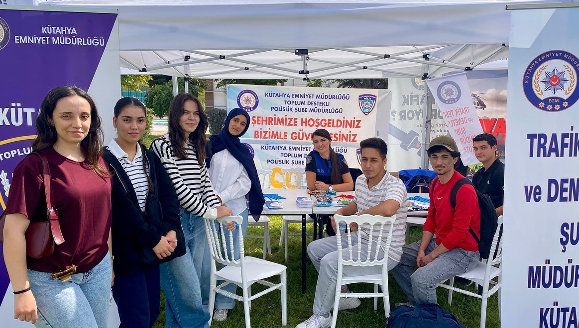 Kütahya’da üniversite öğrencilerine bilgilendirme standı