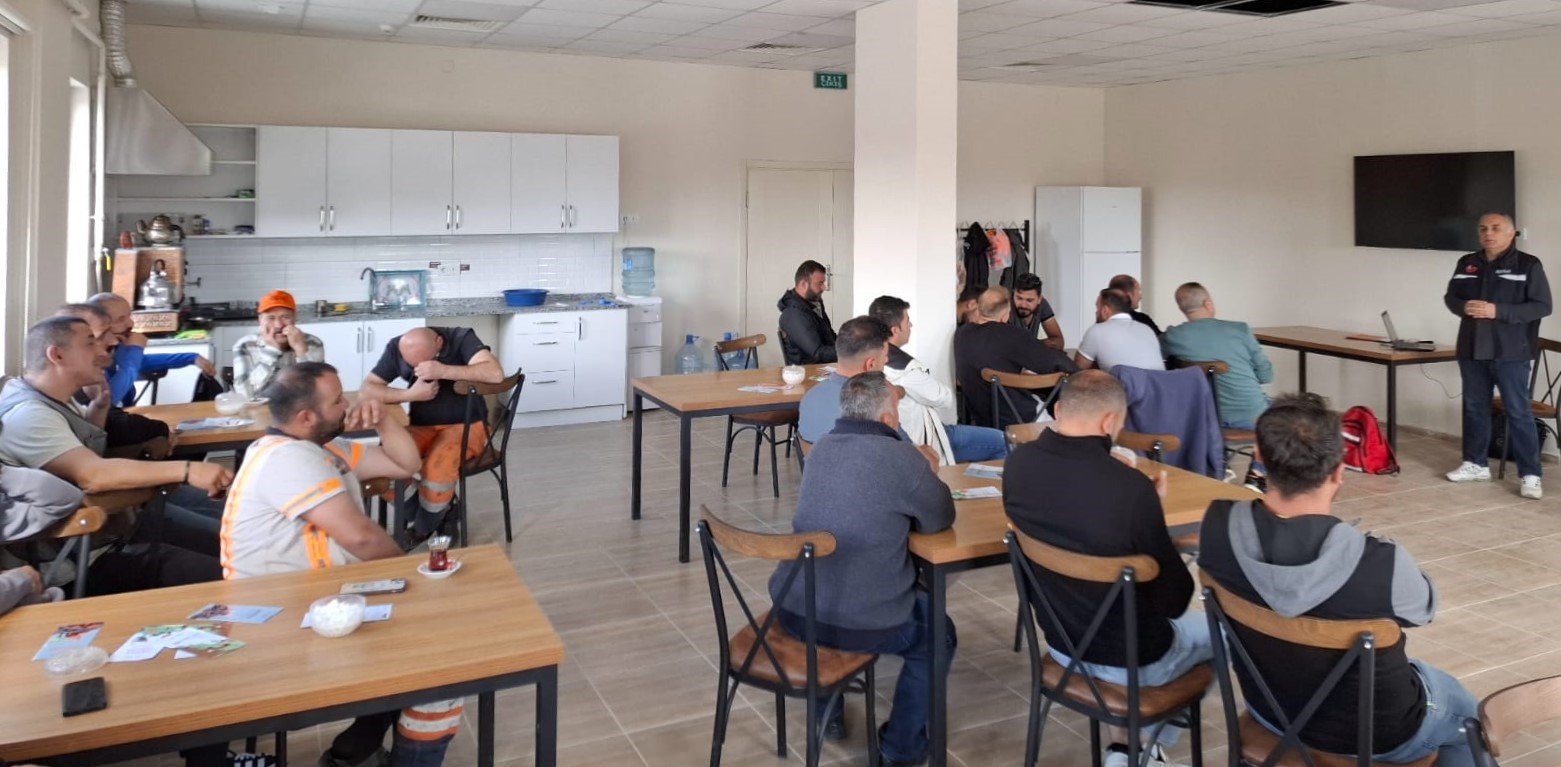 Karayolları 106. Şube Şefliği personellerine sivil savunma eğitimi verildi