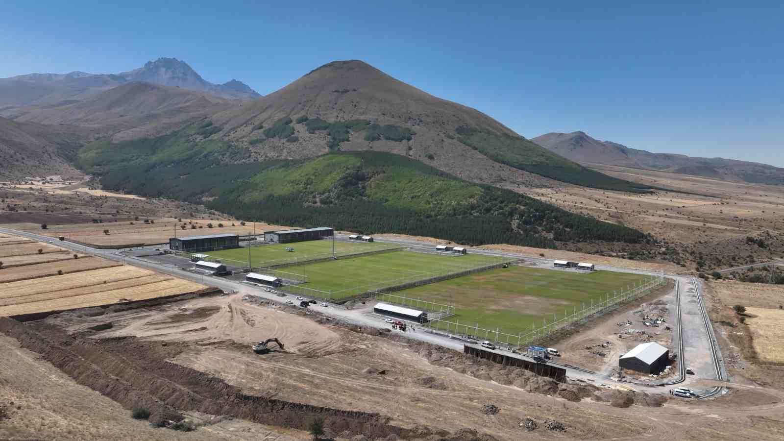 Başkan Büyükkılıç’tan Erciyes’e uluslararası standartlarda atletizm pisti projesi